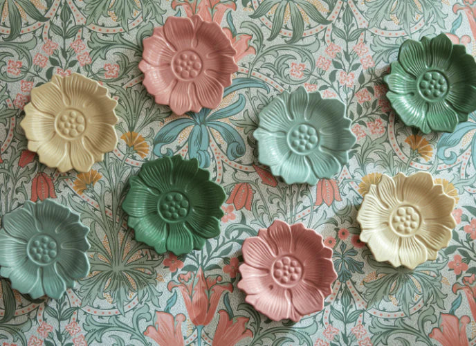 William Morris At Home Kitchen Garden Flower Shaped Cake Plates( Set of 4)