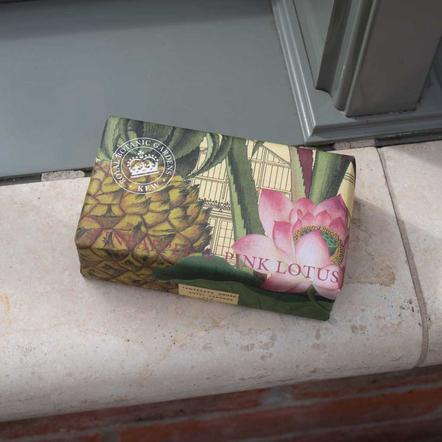 The English Soap Company Kew Gardens, Pineapple And Pink Lotus Soap