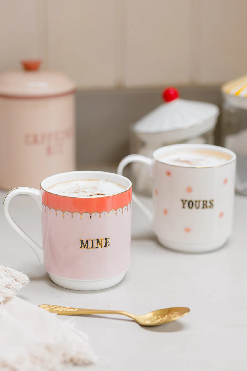 Yvonne Ellen Giraffe Stacking Mugs Set