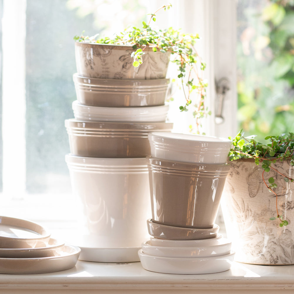 Wikholm Emelina Plant Pot & Saucer