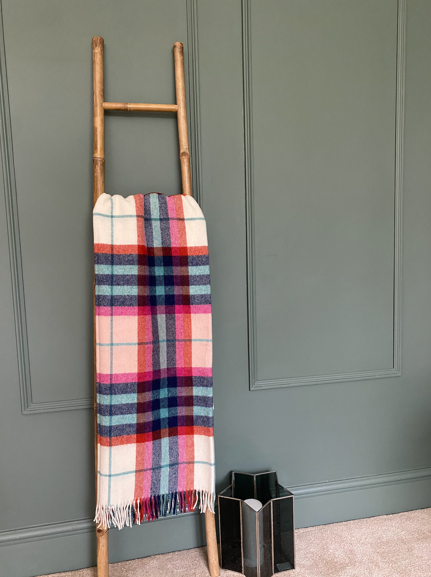 Bronte By Moon Falmouth Shetland Wool Throw Blanket,Ivory/ Red