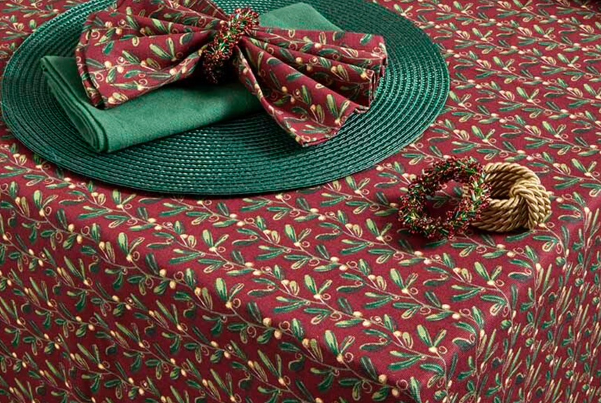 Walton & Co Under The Mistletoe Cotton Tablecloth
