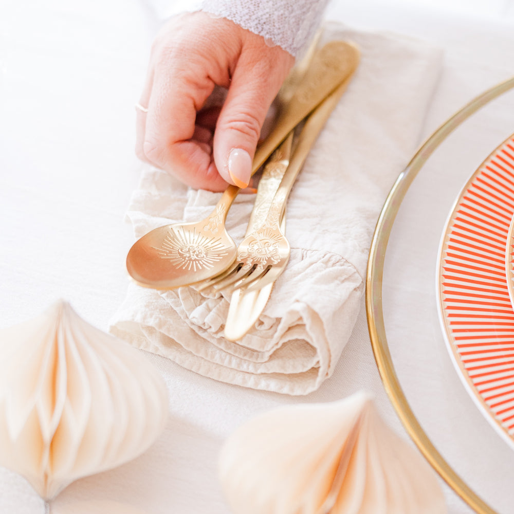 Yvonne Ellen Gold Cutlery Set (16 Pieces)