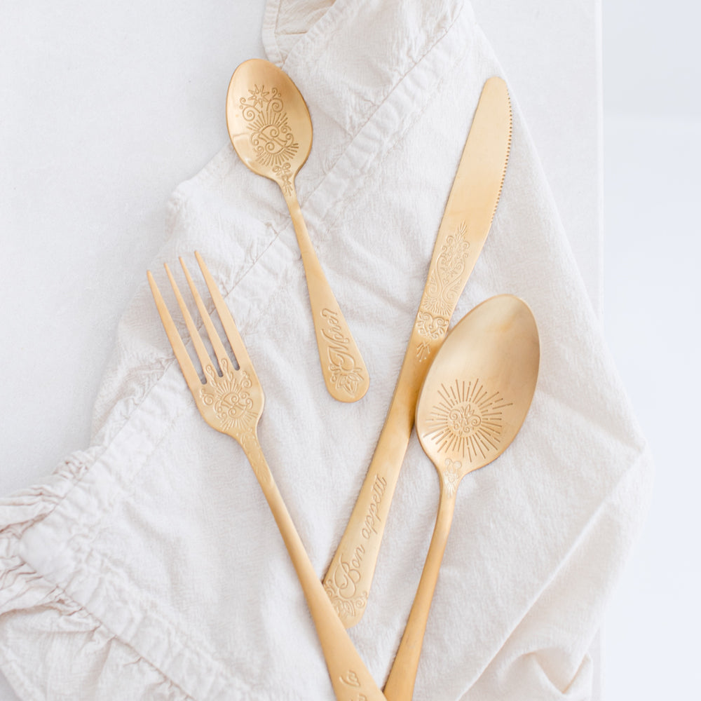 Yvonne Ellen Gold Cutlery Set (16 Pieces)