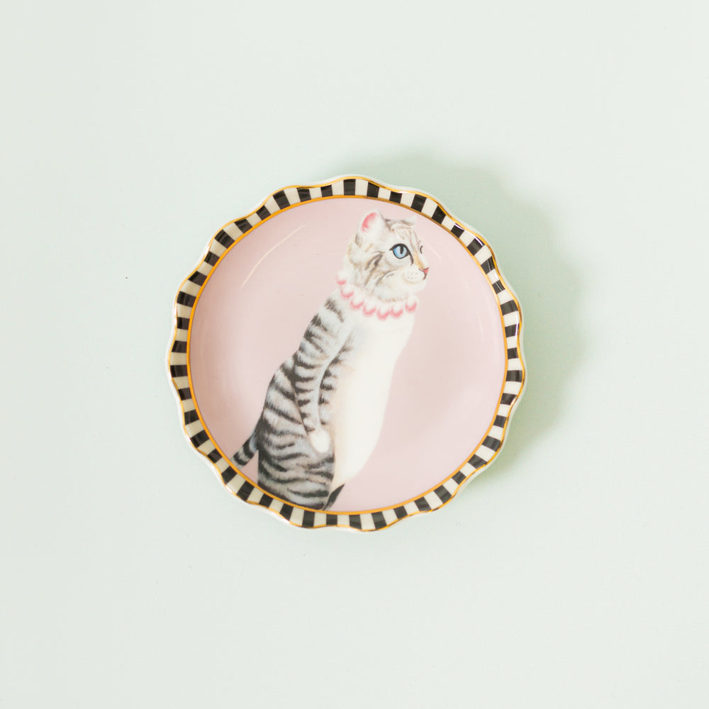 Yvonne Ellen Tea Tidy, Pussy Cat