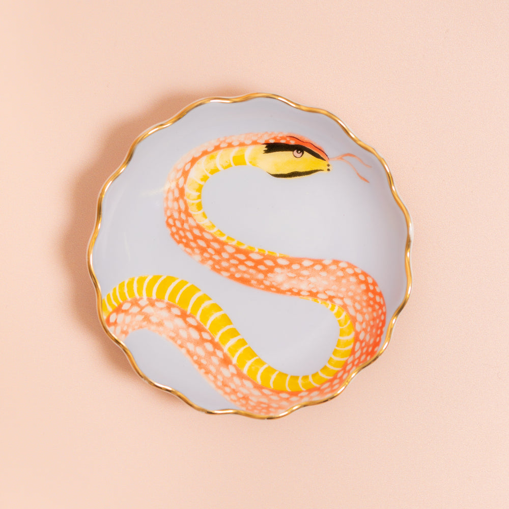 Yvonne Ellen Tea Tidy, Snake