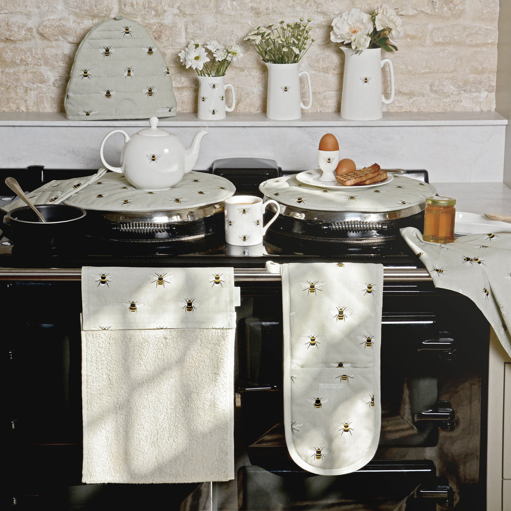Sophie Allport Double Oven Glove Bees, Pale Sage