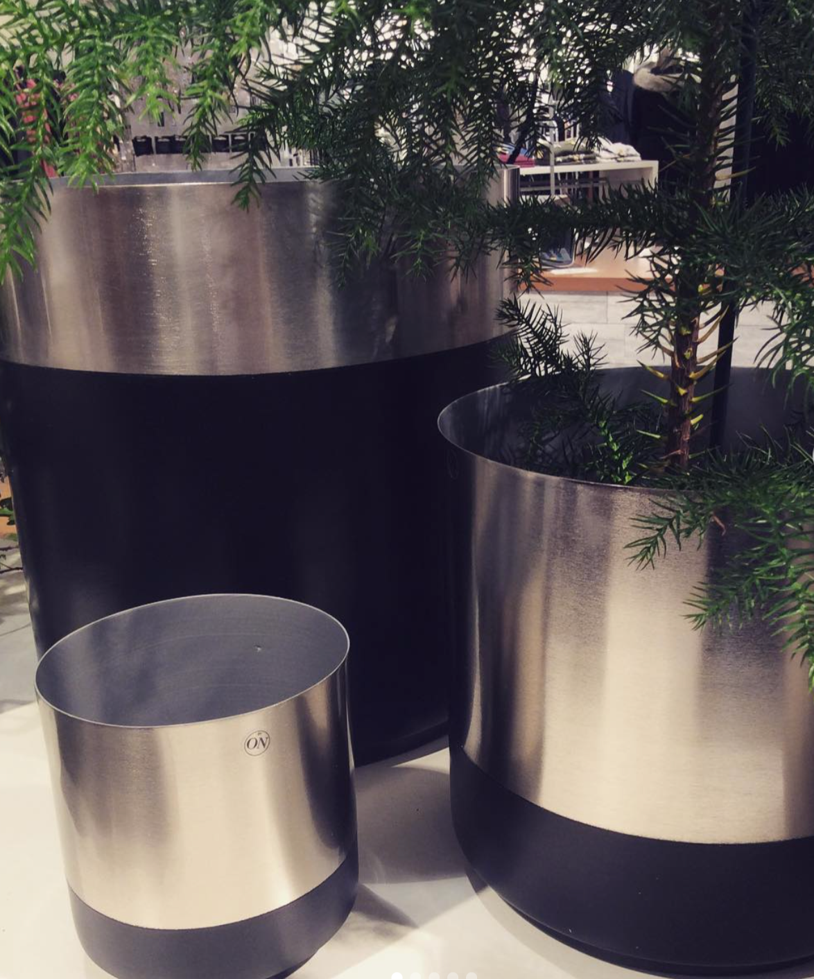 On Interior Aria Plant Pot Silver/ Black