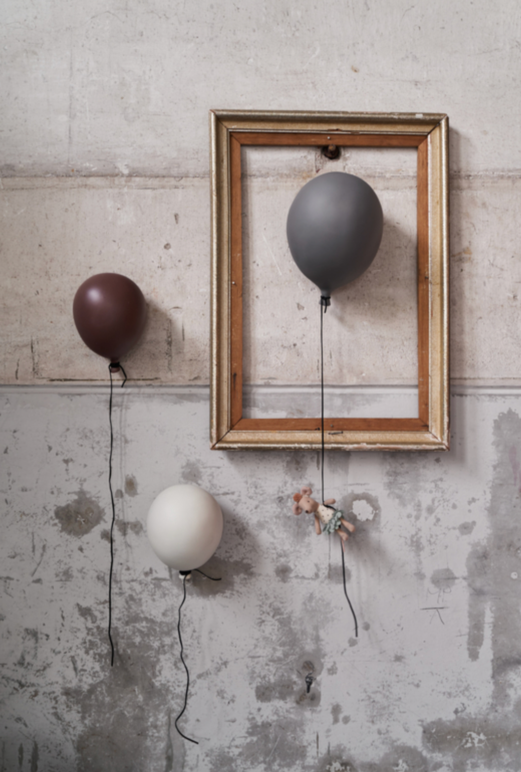 By ON Ceramic Balloon Wall Decoration, Grey