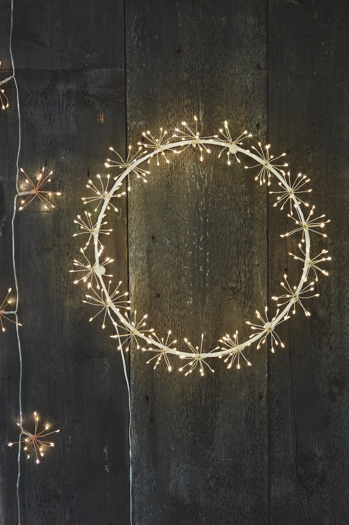 Starburst LED Wreath White