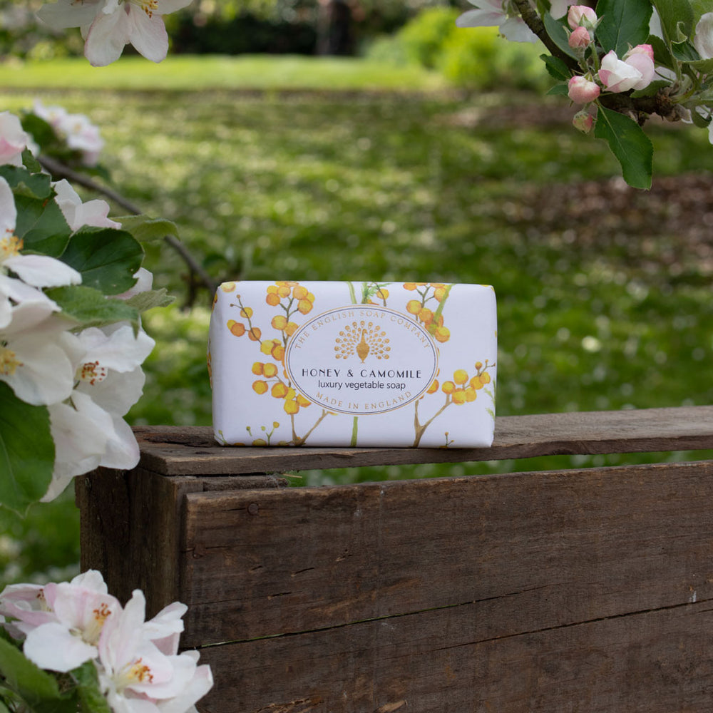 The English Soap Company Heritage Collection, Honey and Camomile Soap