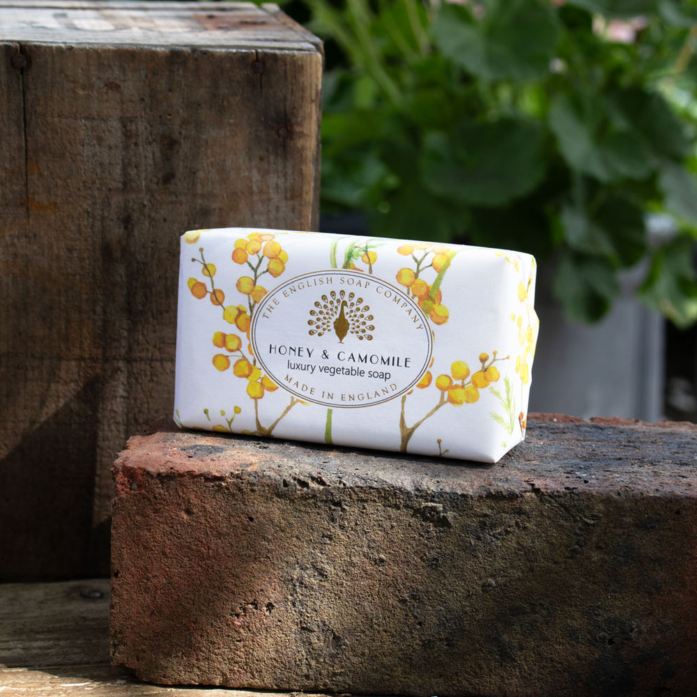 The English Soap Company Heritage Collection, Honey and Camomile Soap