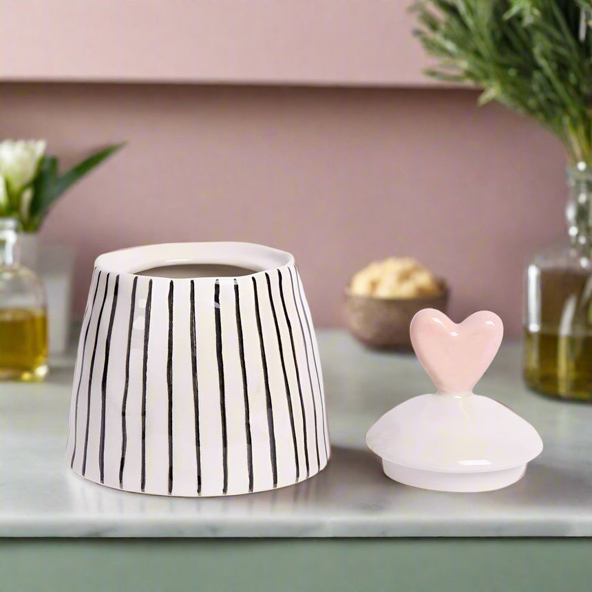 Caroline Gardner Mono Stripes, Sugar Bowl