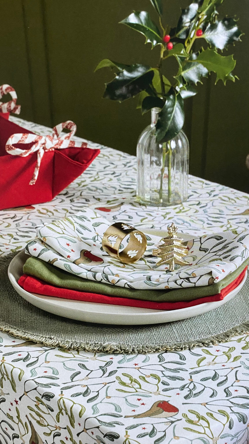 Walton & Co Robin & Mistletoe Tablecloth