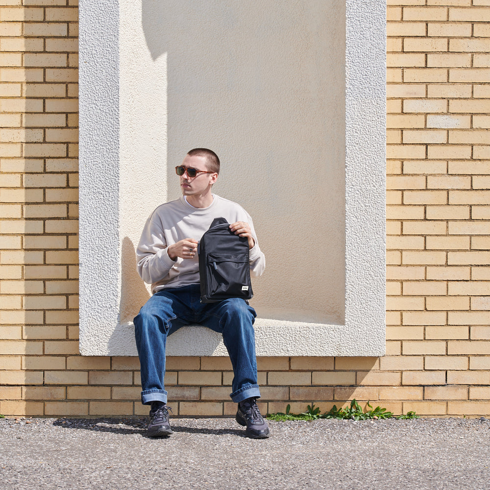 Roka London Willesden B XL Crossbody Bag, Black(Recycled Nylon)