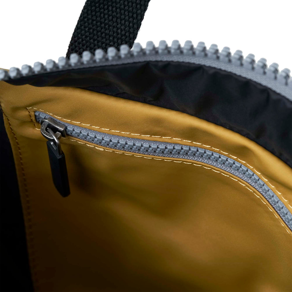 Roka London Black Label, Canfield B Medium Rucksack, Corn (Sustainable Nylon)