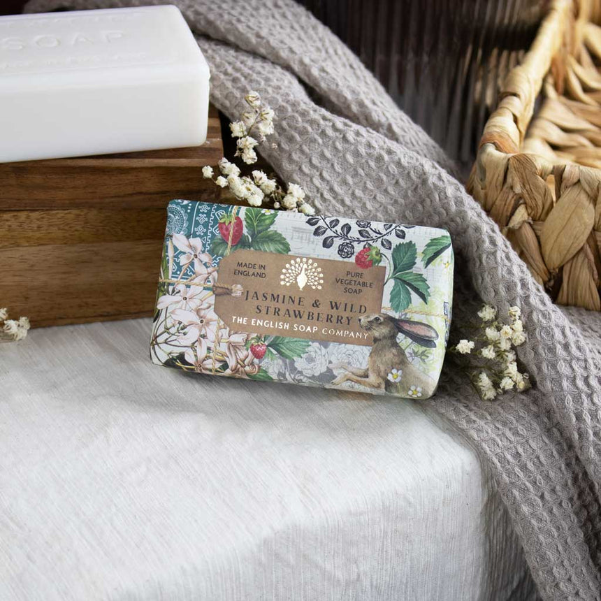The English Soap Company Anniversary, Jasmine & Wild Strawberry Soap