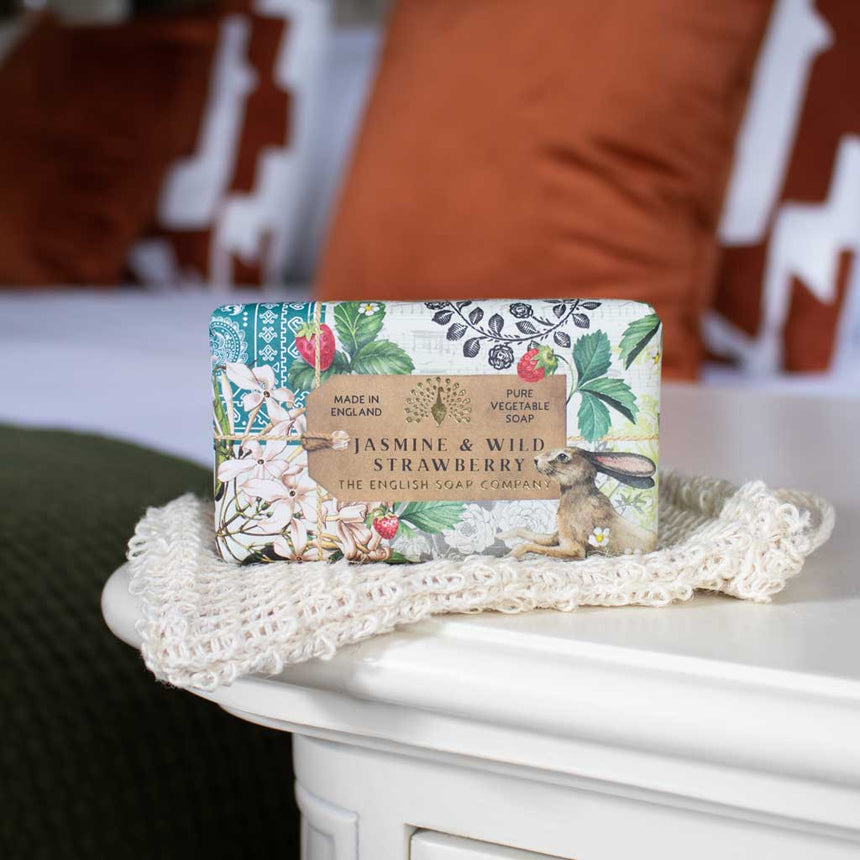 The English Soap Company Anniversary, Jasmine & Wild Strawberry Soap