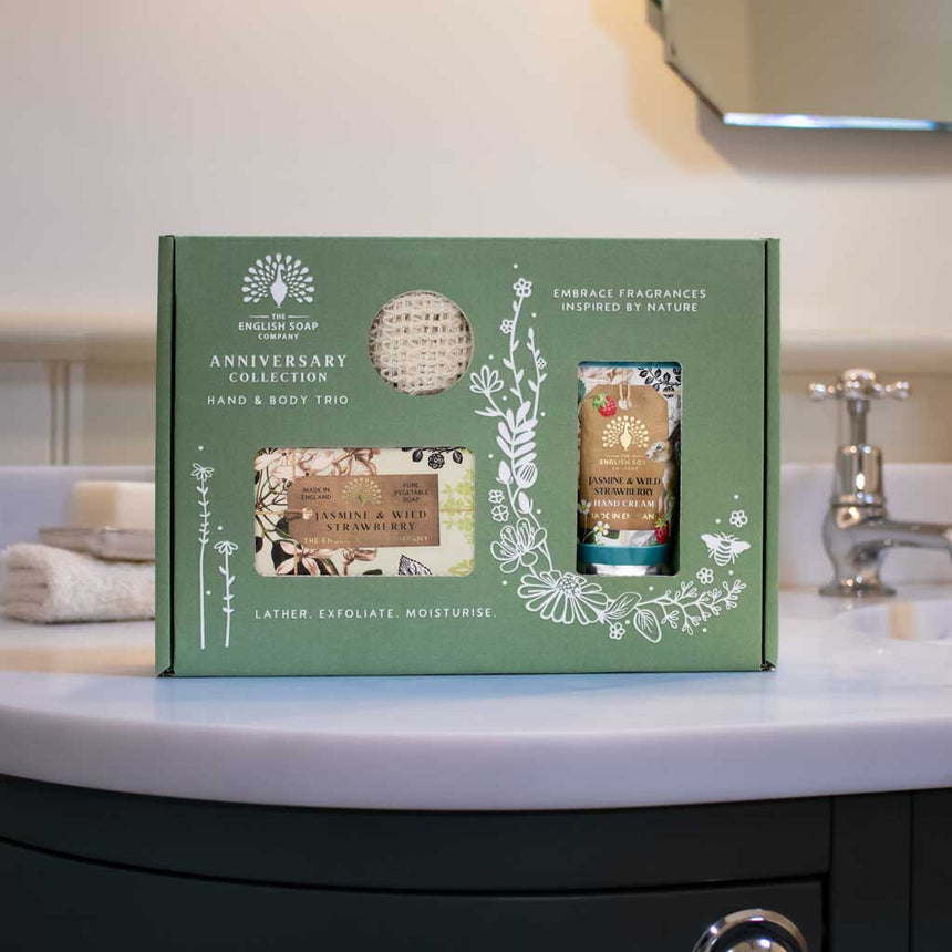 The English Soap Company Anniversary, Jasmine & Wild Strawberry Soap & Hand Cream Gift Set