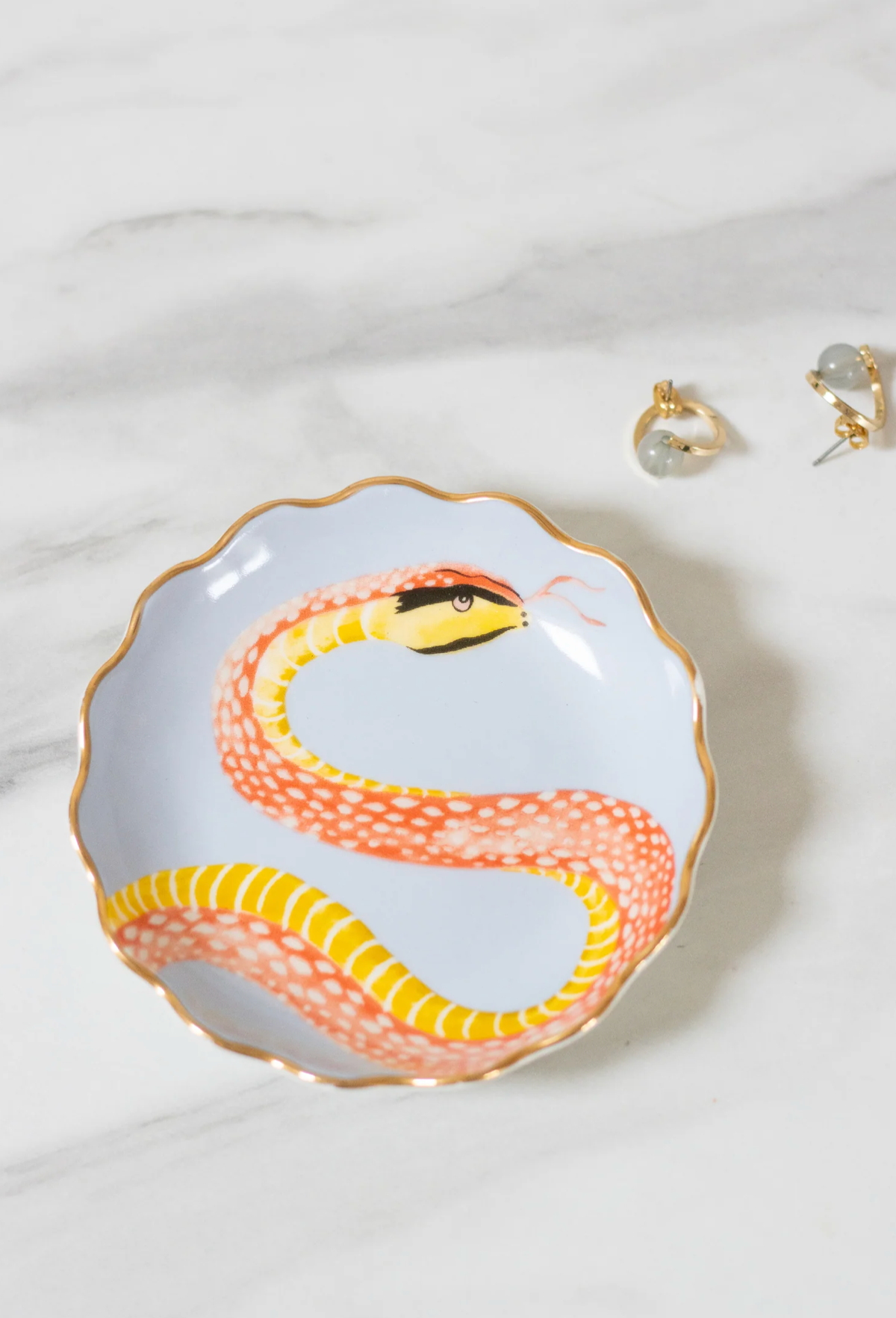 Yvonne Ellen Tea Tidy, Snake