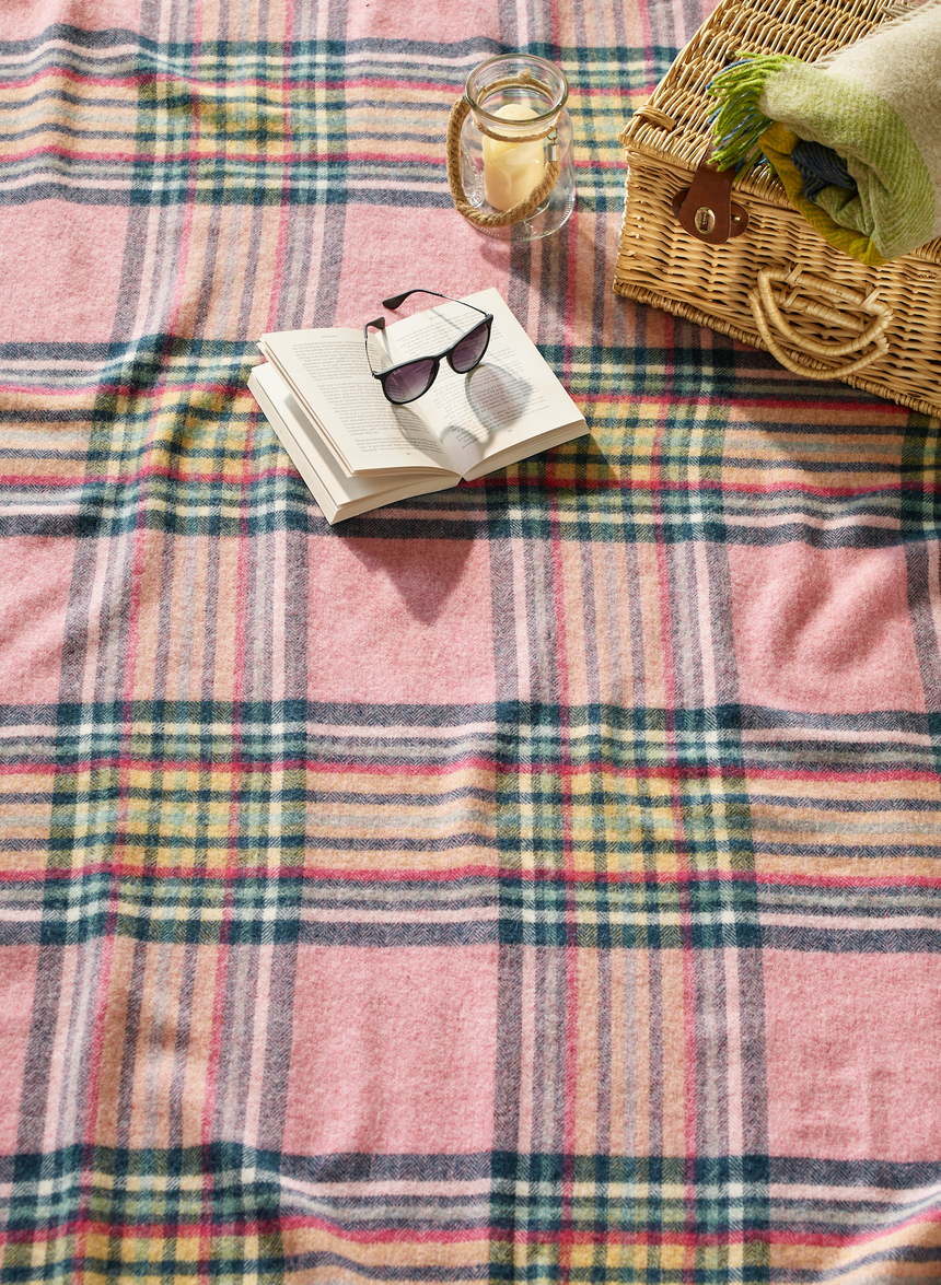 Bronte By Moon St Ives Shetland Wool Throw, Pink