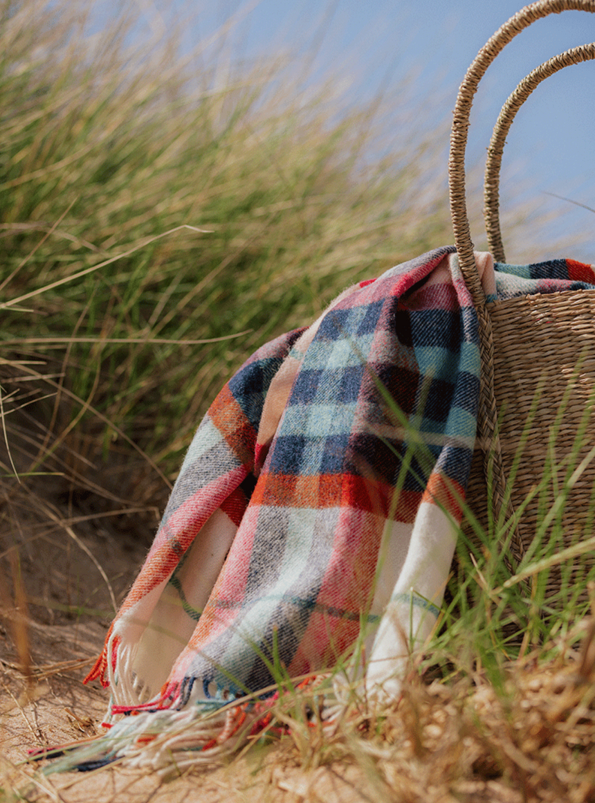 Bronte By Moon Falmouth Shetland Wool Throw, Ivory/ Red