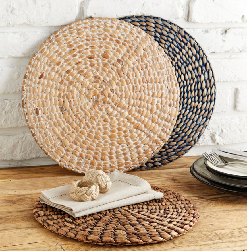 Walton & Co Circular Water hyacinth Trivet