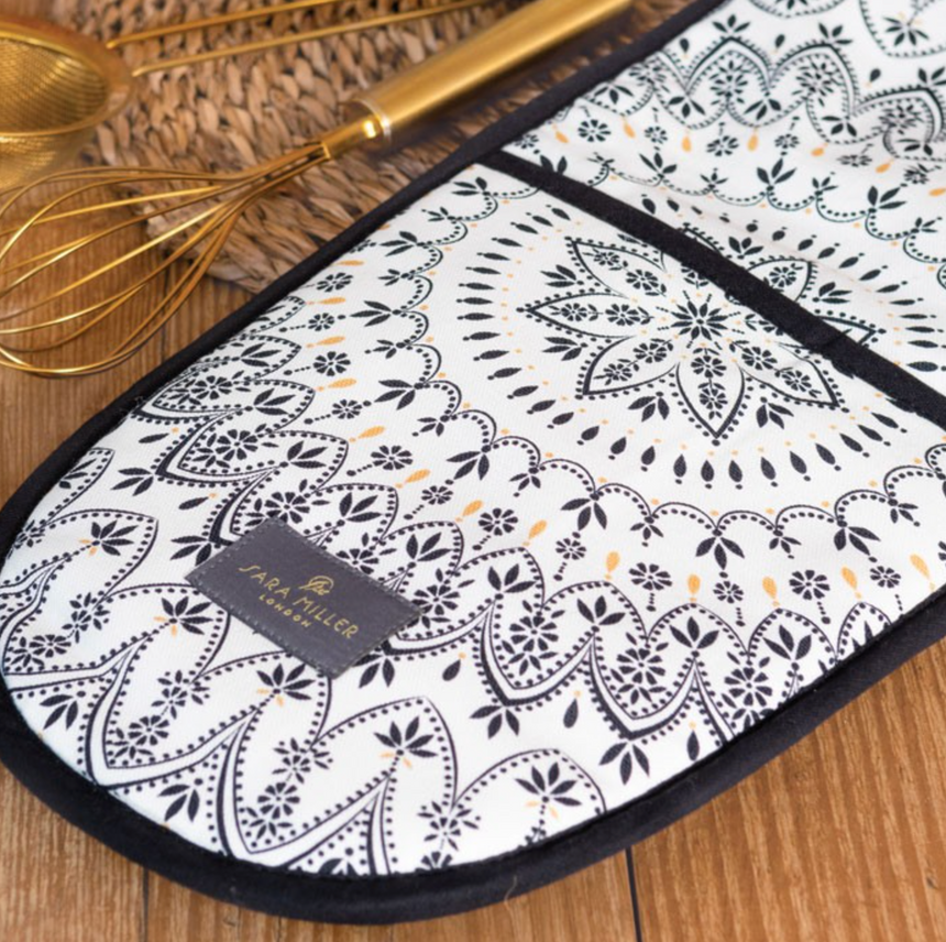 Sara Miller Double Oven Gloves, Artisan Noir