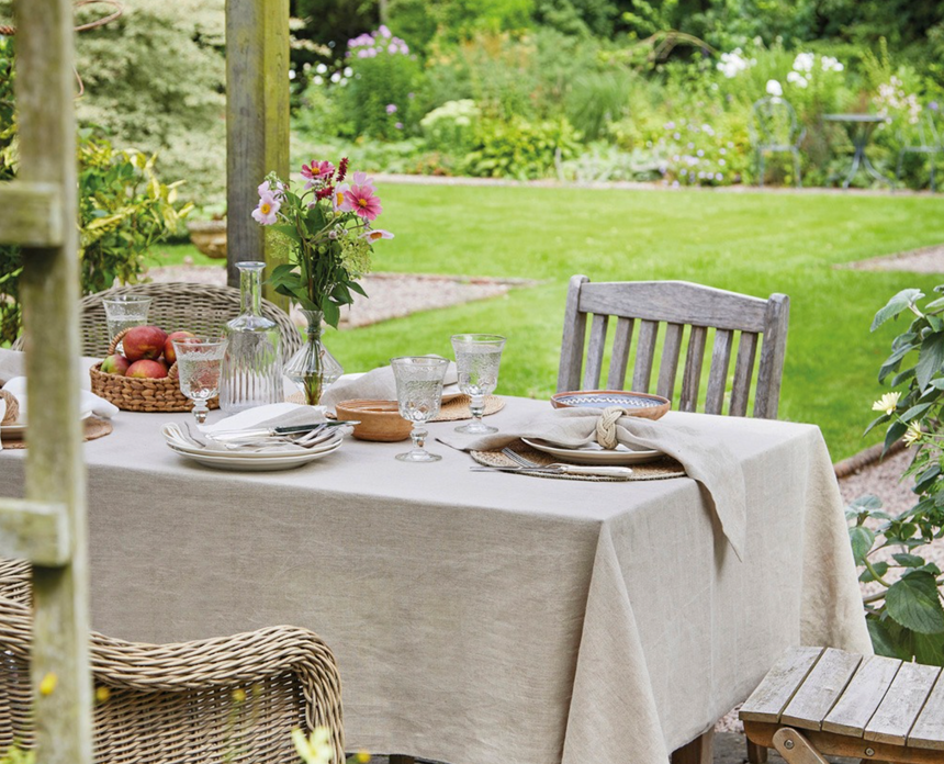 Walton & Co Chambray Cotton Tablecloth, Natural