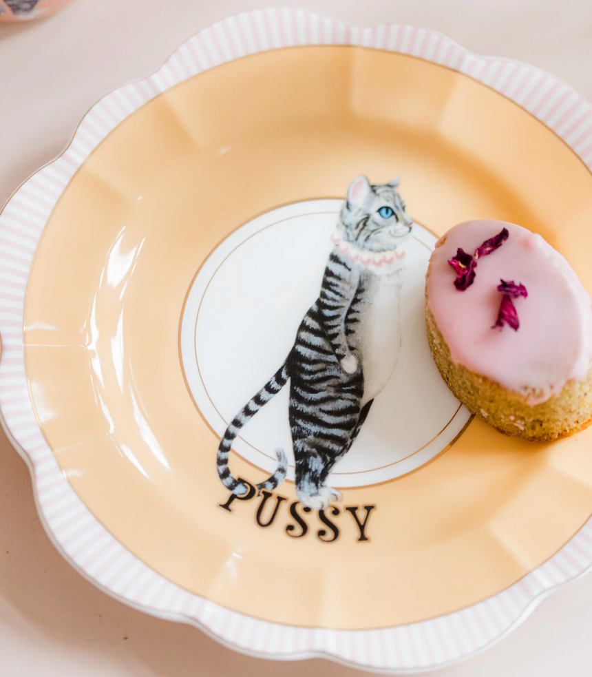 Yvonne Ellen Flower Shaped Sandwich Plate, Pussy Cat