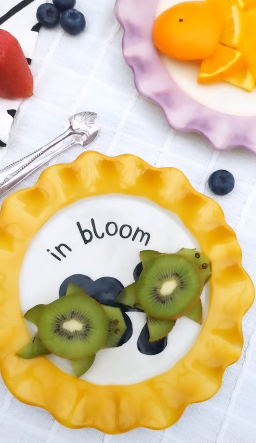 Caroline Gardner Yellow Side Plate, Monochrome Daisy