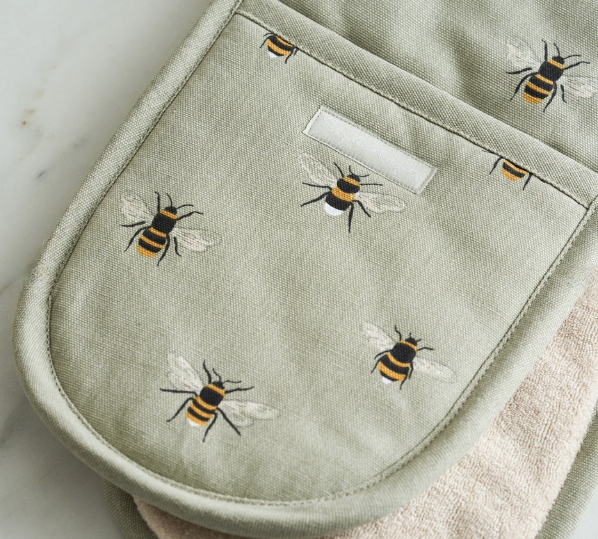 Sophie Allport Double Oven Glove Bees, Pale Sage