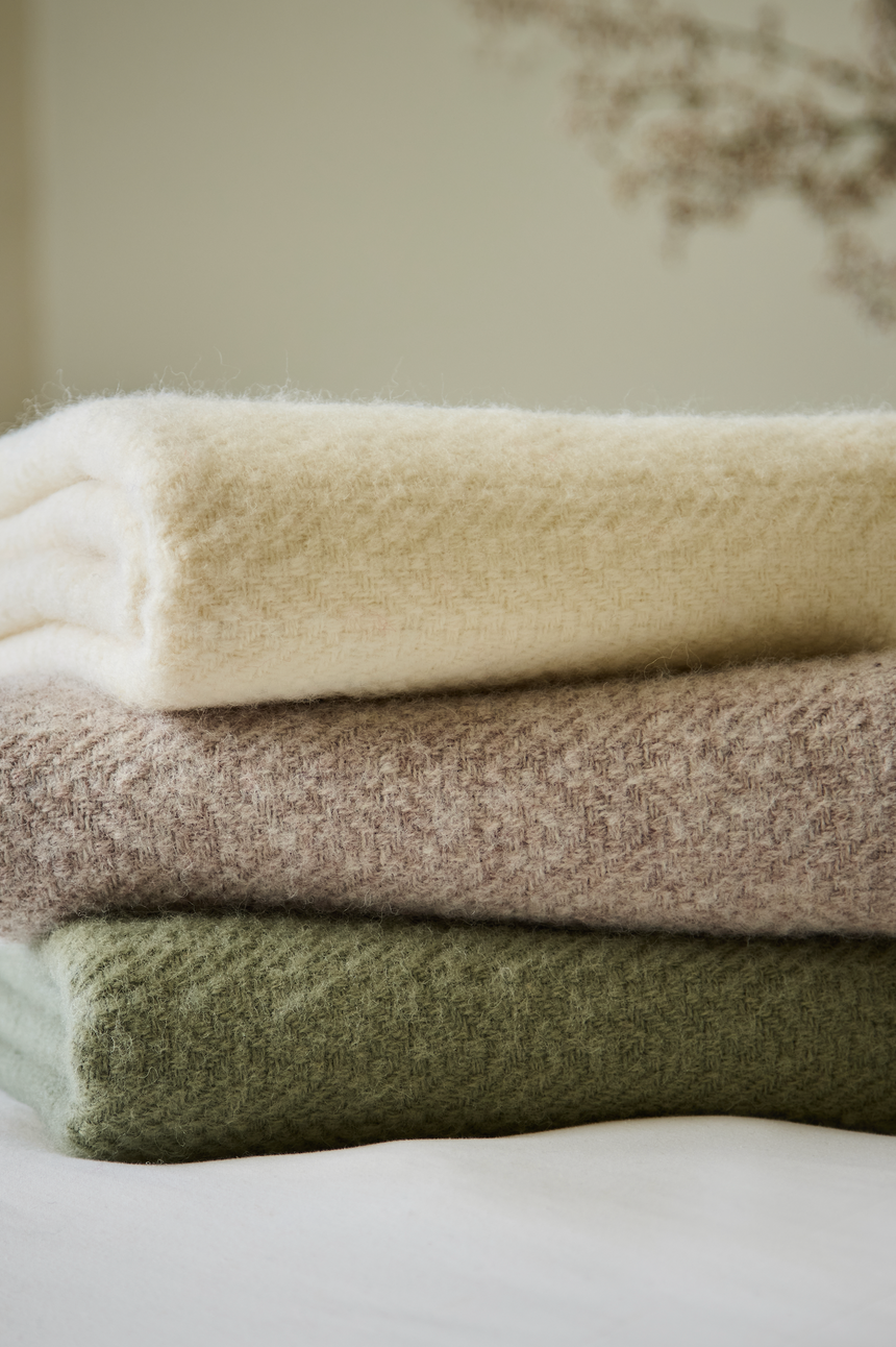 Tweedmill Moorland Pure New Wool Throw, Cream