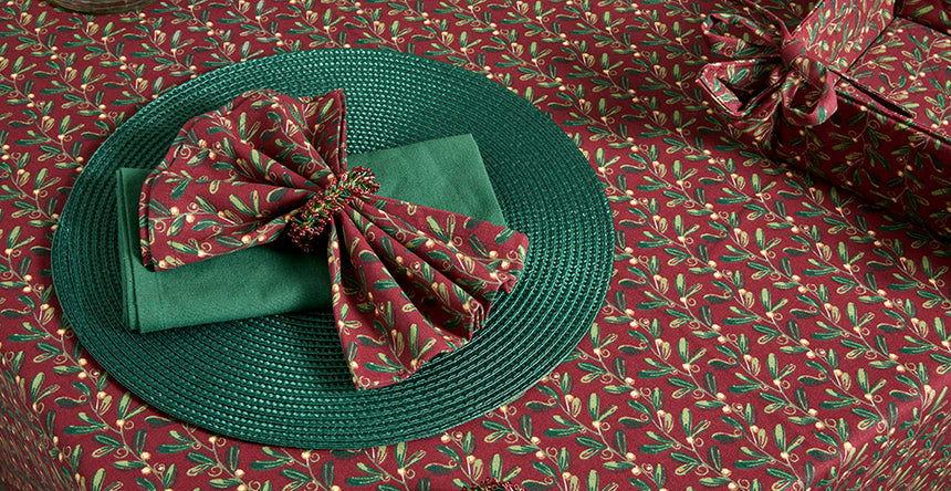 Walton & Co Under The Mistletoe Cotton Tablecloth