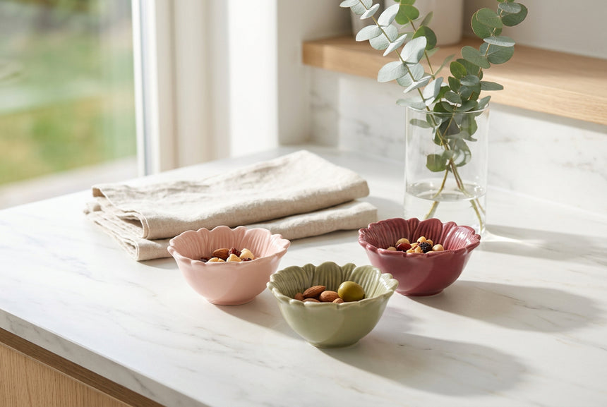 William Morris Oak & Willow Flower Shaped Nibble Bowls ( Set of 3)