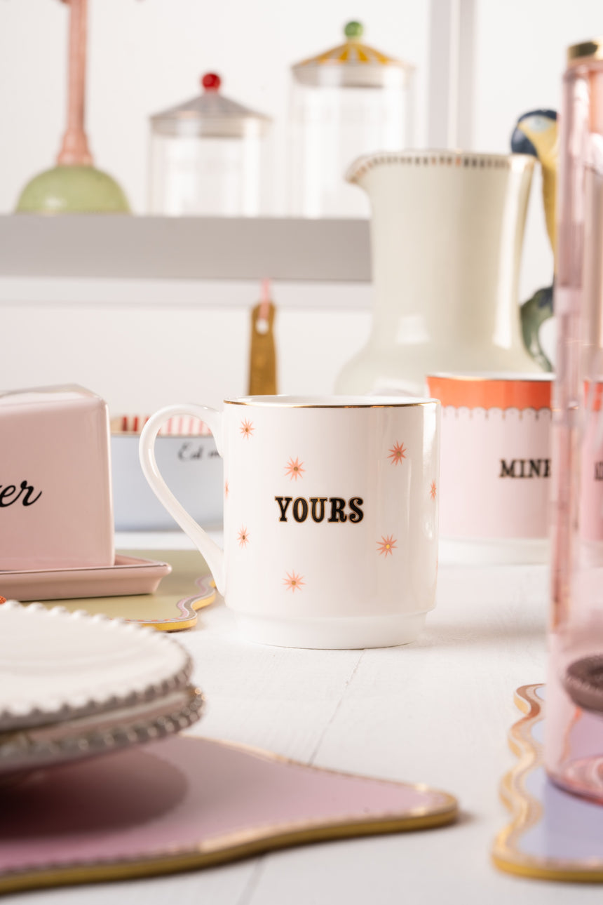 Yvonne Ellen Giraffe Stacking Mugs Set