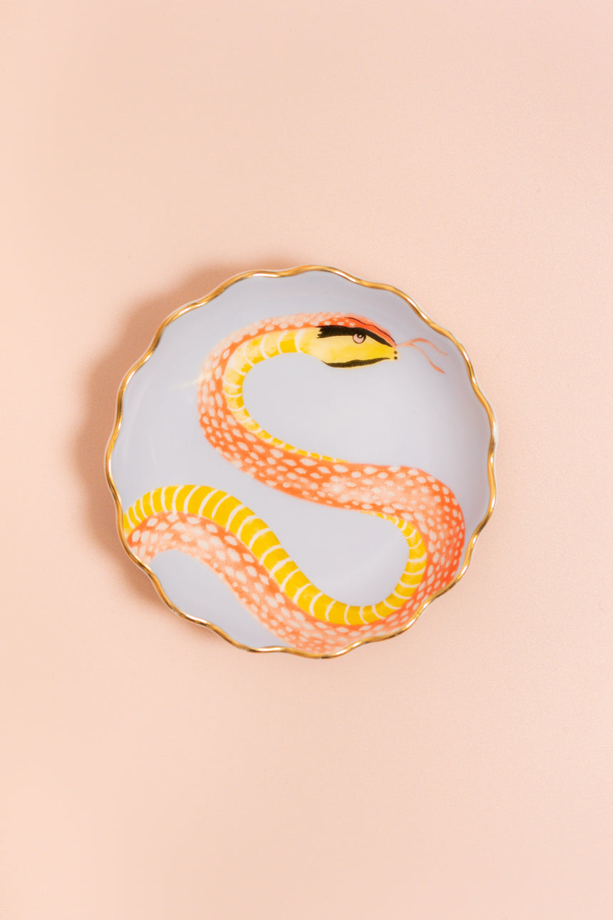 Yvonne Ellen Tea Tidy, Snake