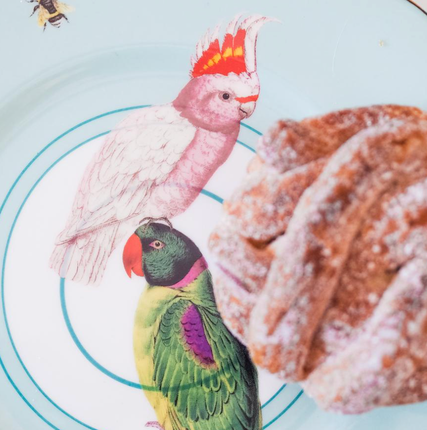 Yvonne Ellen Parrots Sandwich Plate