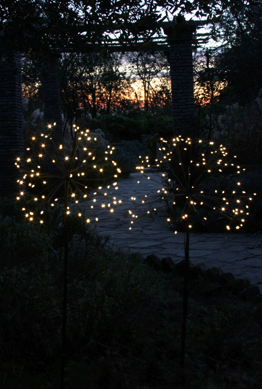 Solar Powered LED Dandelion Light