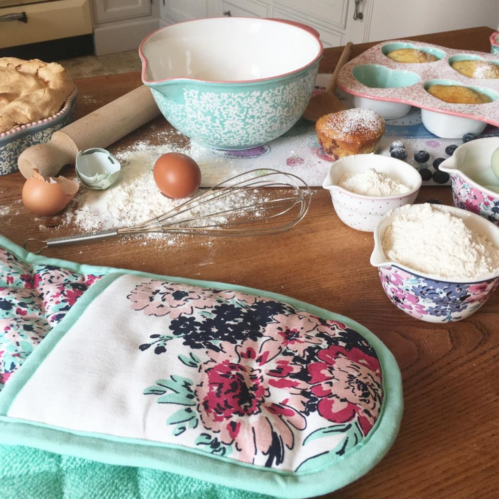 Ashley Thomas Porcelain Measuring Cups ( Set Of 3 )