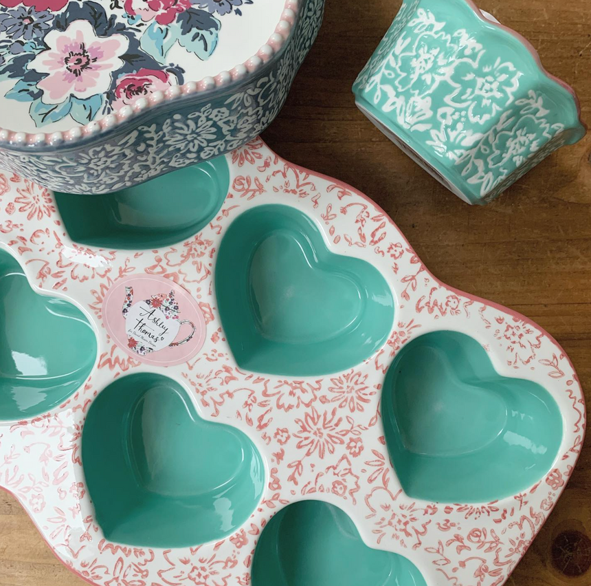 Ashley Thomas Porcelain Heart Shaped Cake Mould