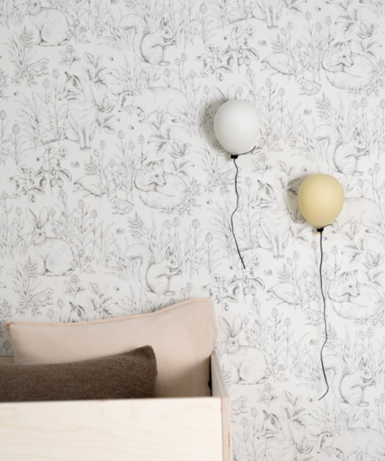By ON Ceramic Balloon Wall Decoration, White