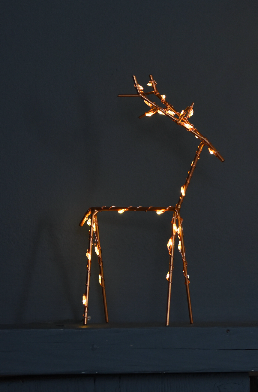 LED Table Top Wire Deer, Small (Battery Operated)