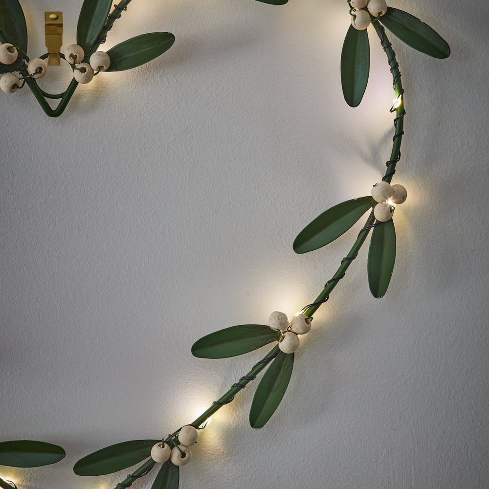 Handmade LED Mistletoe Heart-Shaped Wreath