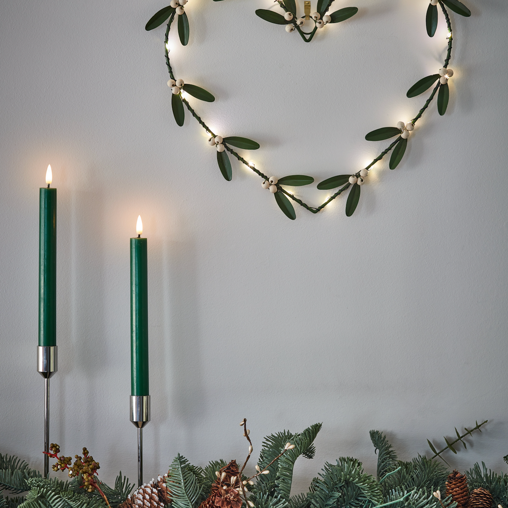 Handmade LED Mistletoe Heart-Shaped Wreath