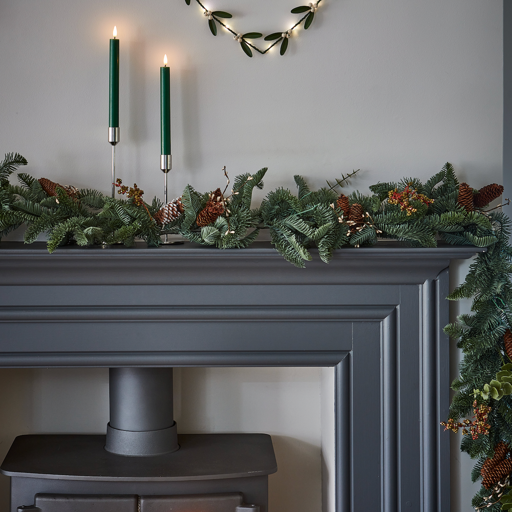 Handmade LED Mistletoe Heart-Shaped Wreath